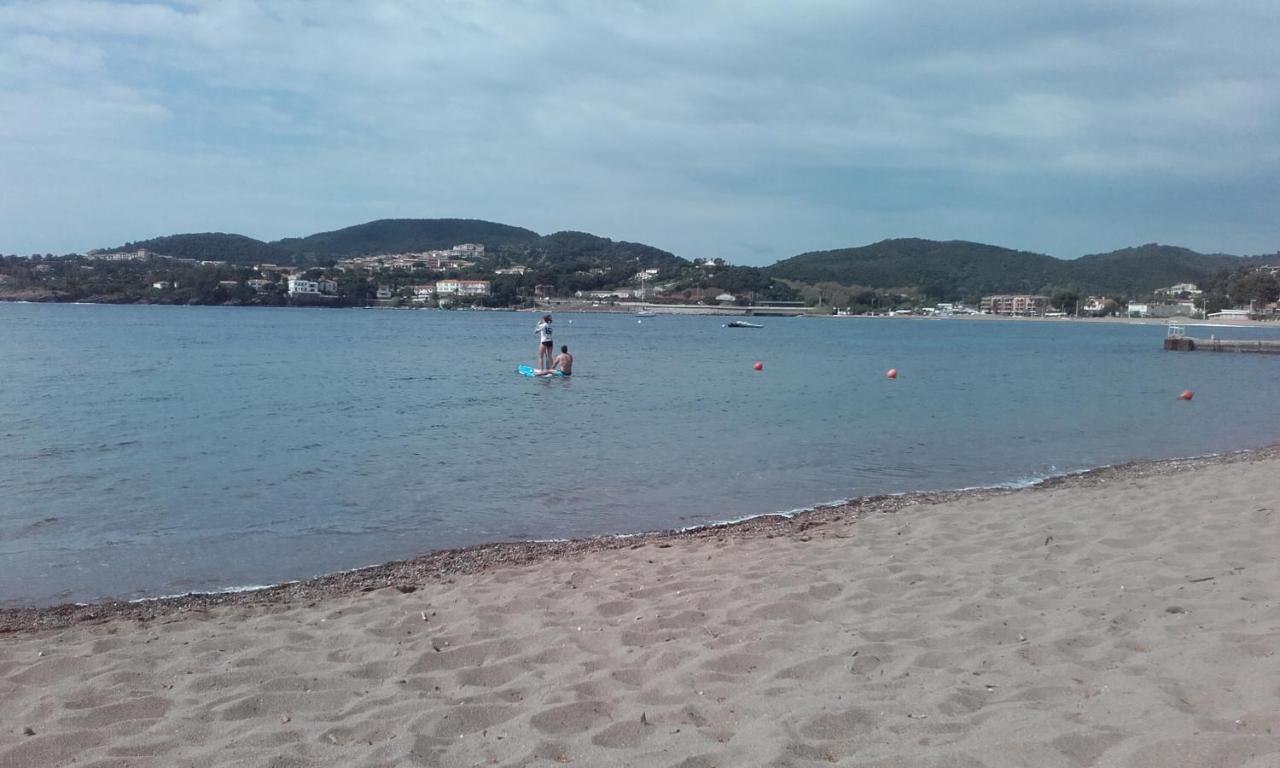 Appartement Vue Mer Piscines Parking Les Coraux Agay Plage Saint-Raphaël Buitenkant foto