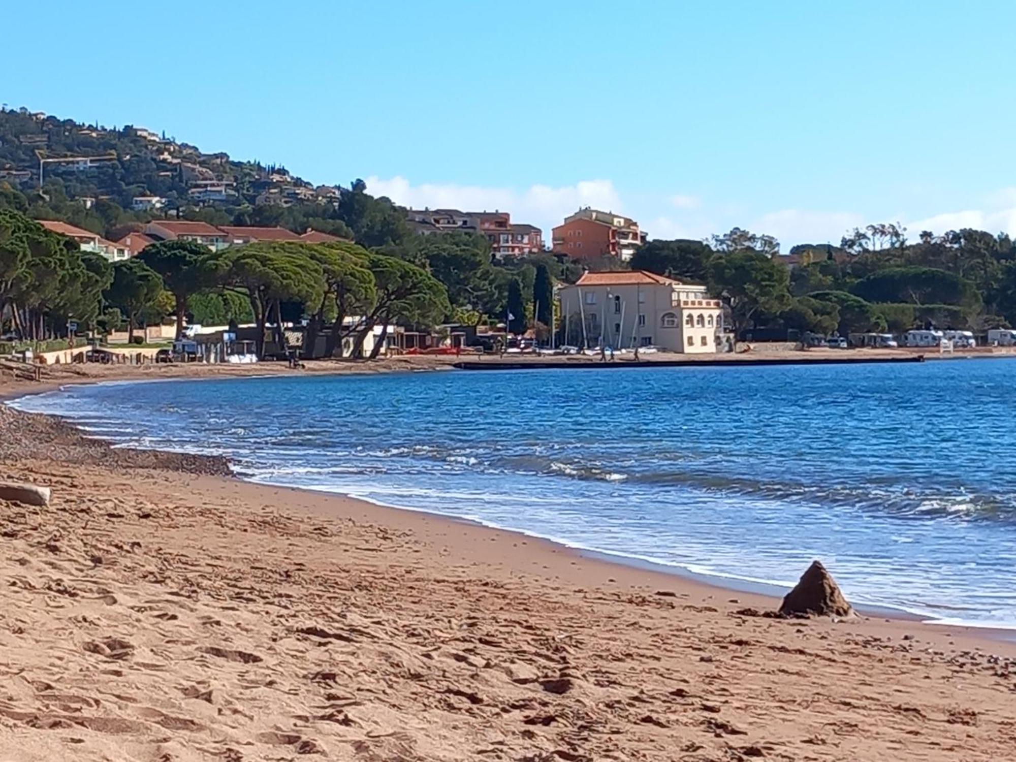 Appartement Vue Mer Piscines Parking Les Coraux Agay Plage Saint-Raphaël Buitenkant foto