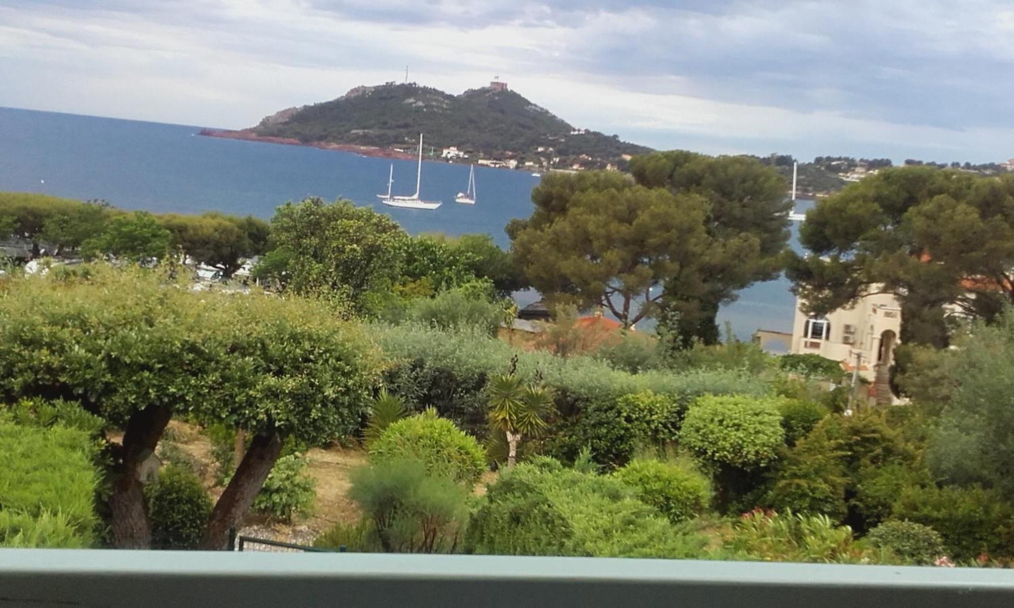 Appartement Vue Mer Piscines Parking Les Coraux Agay Plage Saint-Raphaël Buitenkant foto